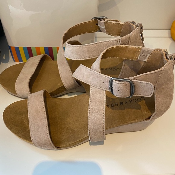 LUCKY BRAND Wedge Strap Sandals Shoes Suede Taupe Leather Kawaii Cute Platform 6 - Picture 8 of 15